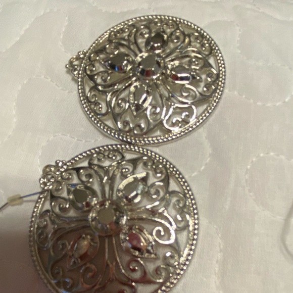 3 pairs of earrings all together for $8 - Picture 3 of 7